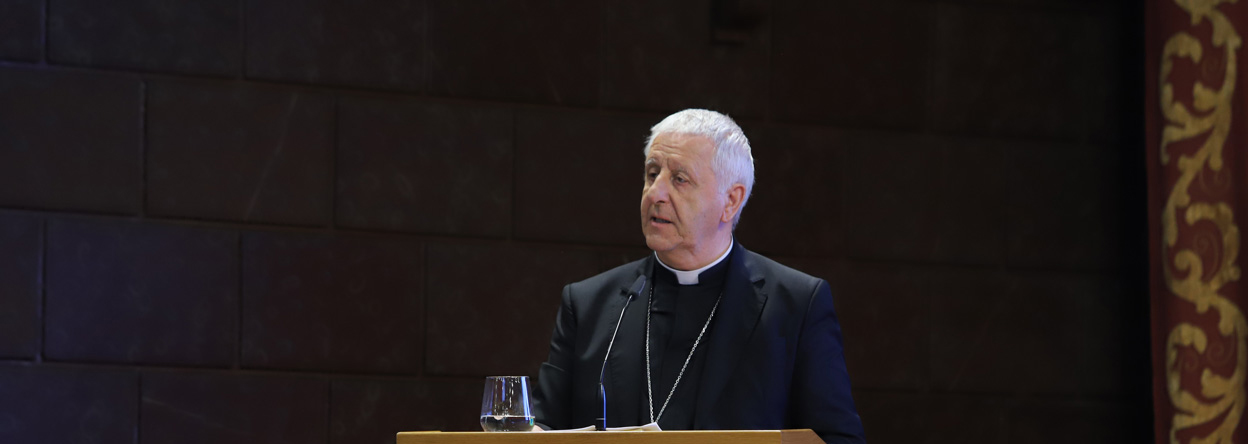 Versaldi: “Sobre o gênero; escutar, raciocinar e propor”